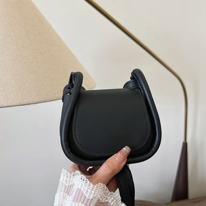 Mini Saddle Crossbody Bag – Elegant Structured Purse for Women