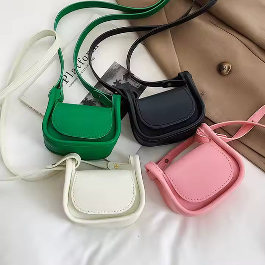 Mini Saddle Crossbody Bag – Elegant Structured Purse for Women